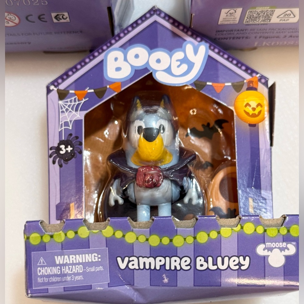 Bluey Halloween Booey figure set of 3 Bluey bingo and Chloe New in box - Picture 2 of 4